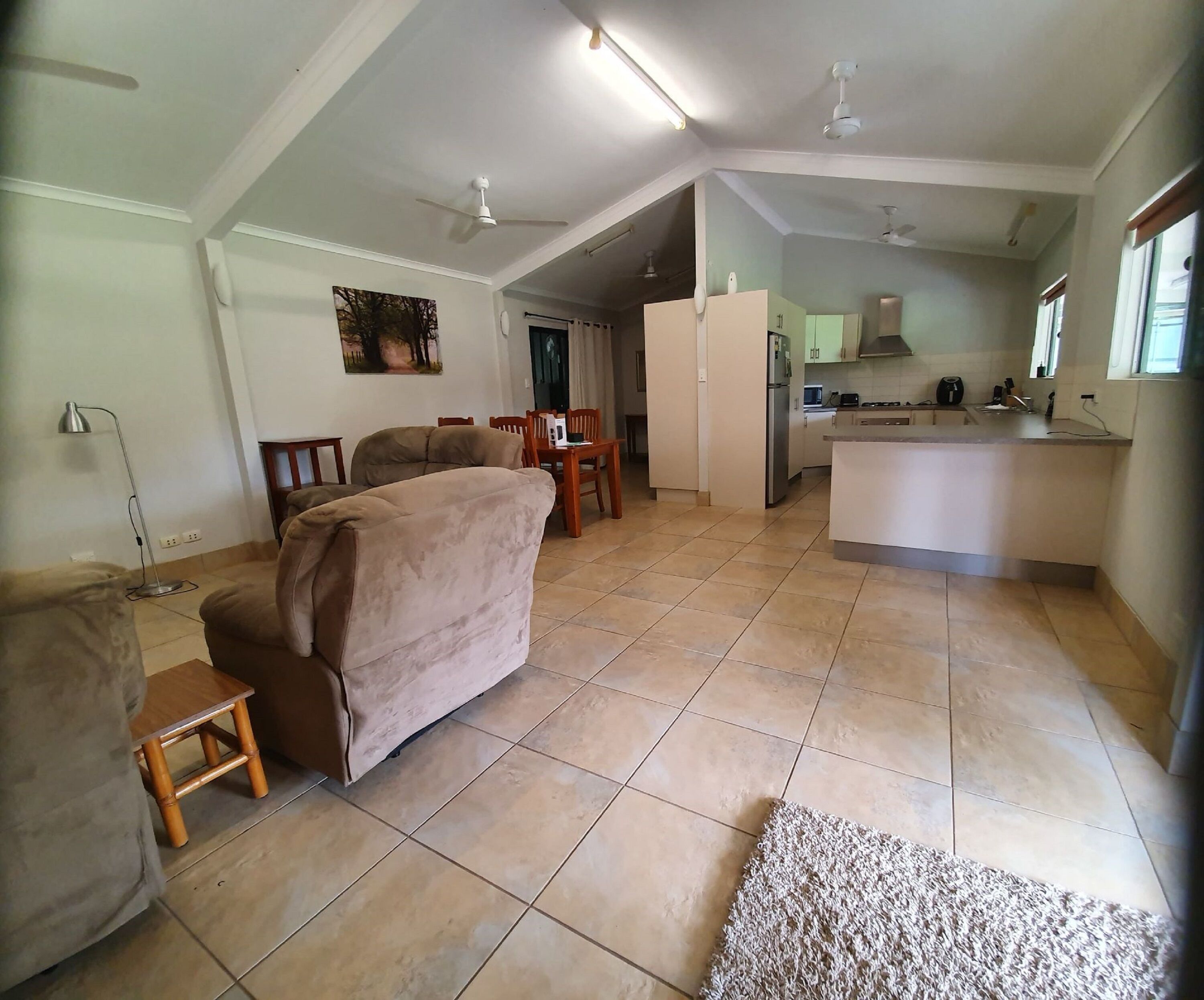 Curlew Lodge -1 road back from beach. Limited WiFi is now available — image 3