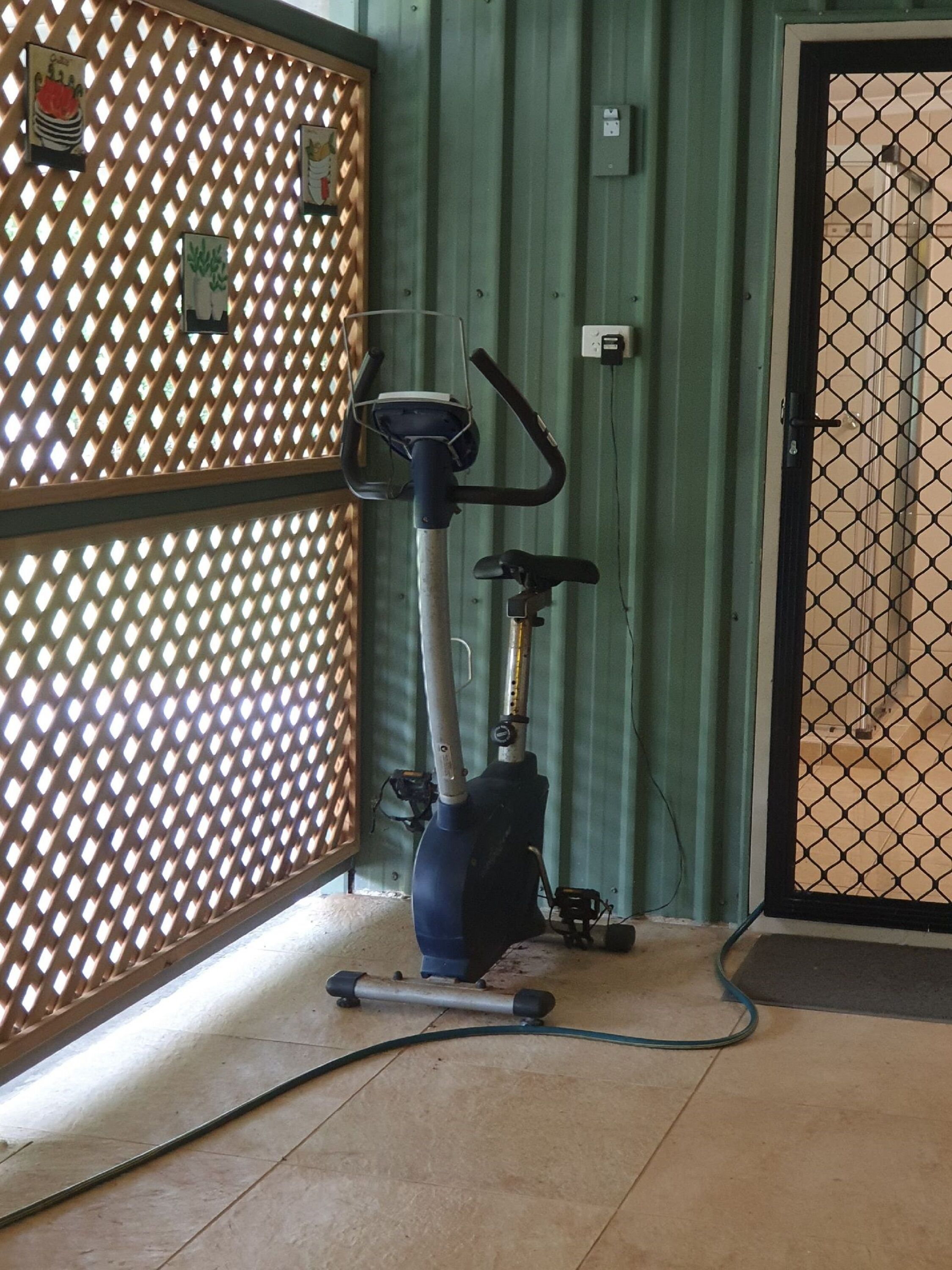 Curlew Lodge -1 road back from beach. Limited WiFi is now available — image 30