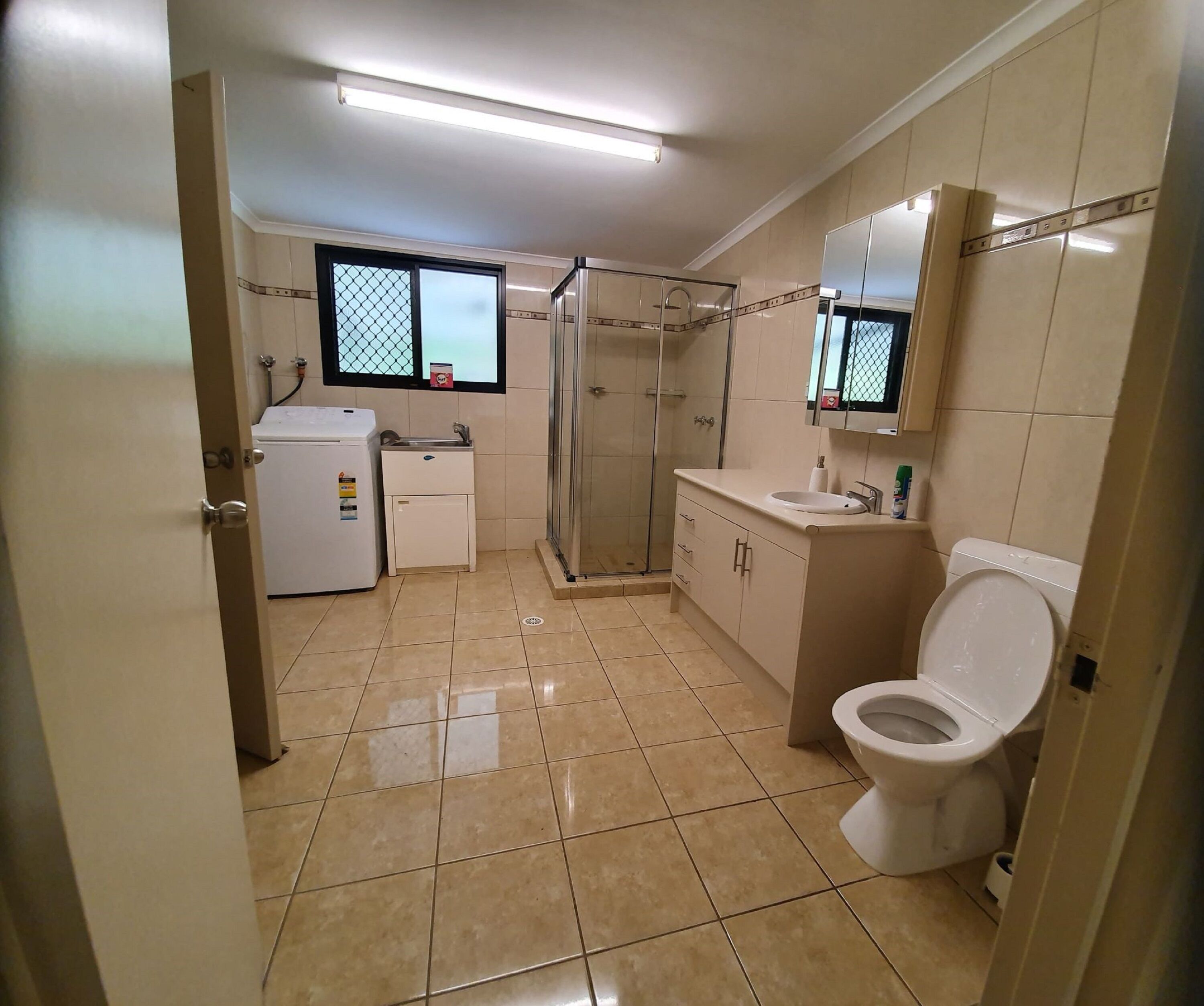 Curlew Lodge -1 road back from beach. Limited WiFi is now available — image 21