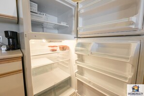 Interior - 2 BD WALK-IN! Near The Strip! ~ Screened Porch ~ FREE TICKETS INCLUDED! (CH1-18) (Branson)