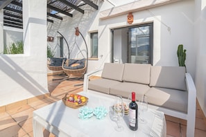 Lobby sitting area - Sunset Golf Apartments (Estepona)