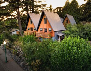 Exterior - CABIN 3 WITH SOAKING TUB (Stevenson)