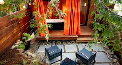 CABIN 3 WITH SOAKING TUB