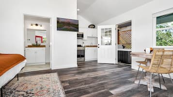 1 chambre, fer et planche à repasser, Wi-Fi gratuit, draps fournis