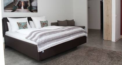 Einzelzimmer - Hotel & Boarding House Schlosserwirt