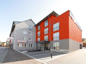 Luokittelematon kuva, 4 kautta 6, painike