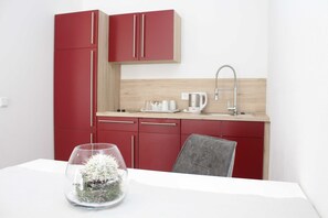 Luokittelematon kuva, 5 kautta 6, painike