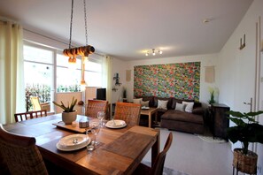 Unclassified image, 3 of 15, button