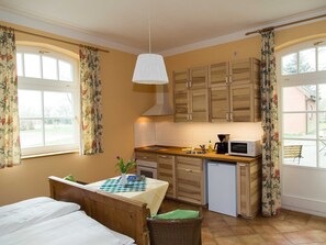 1 Schlafzimmer, Reisekinderbett, WLAN