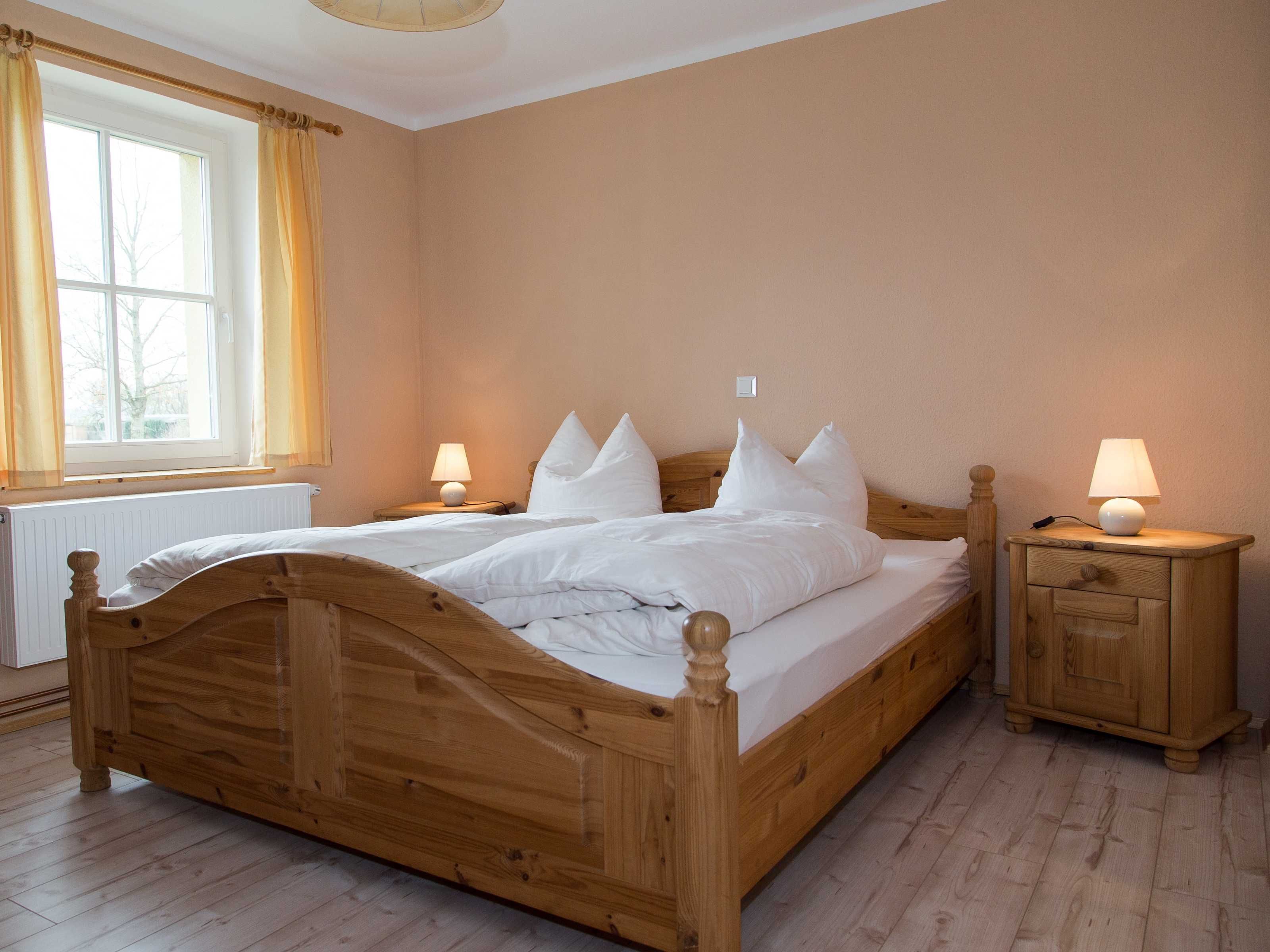 2 bedrooms, travel crib, WiFi