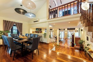 Design-villa | Spisning på værelset