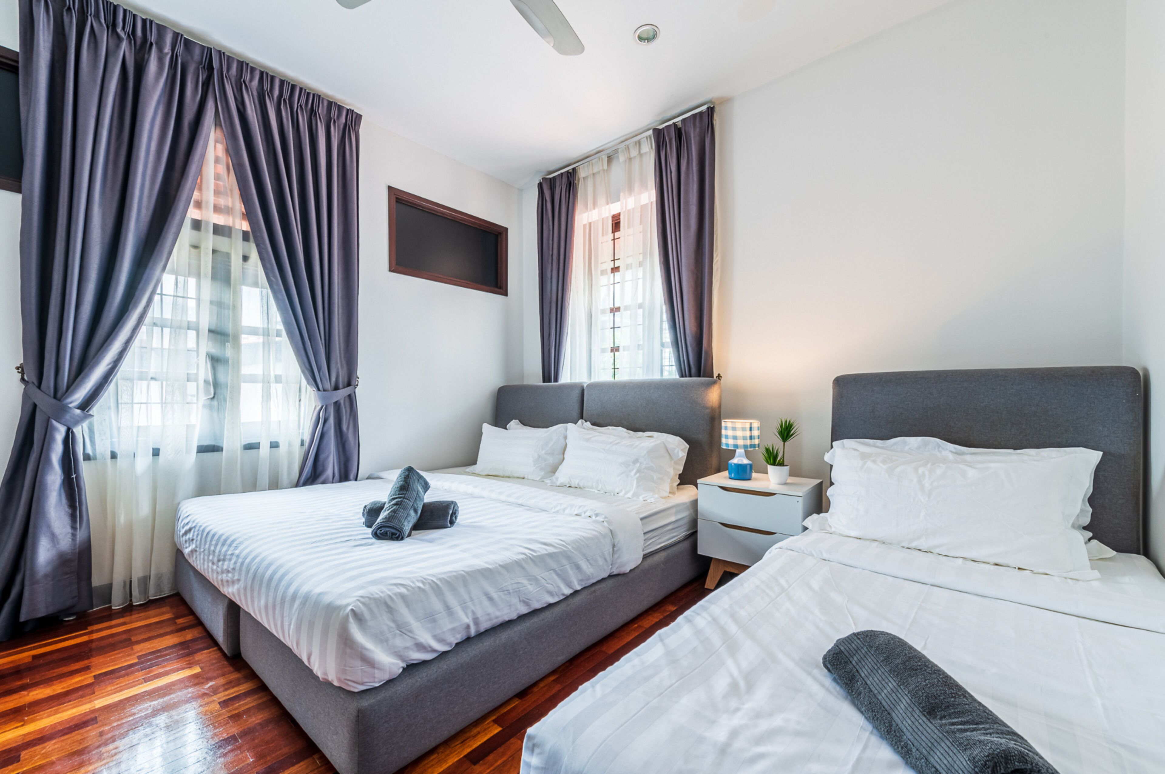 Design Villa | Iron/ironing board, free cribs/infant beds, bed sheets