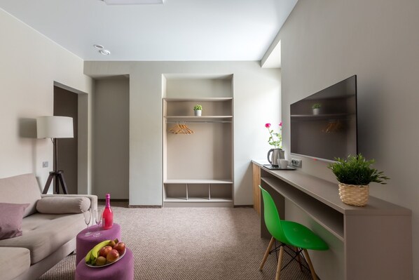 Luxury Quadruple Room | Iron/ironing board, free WiFi