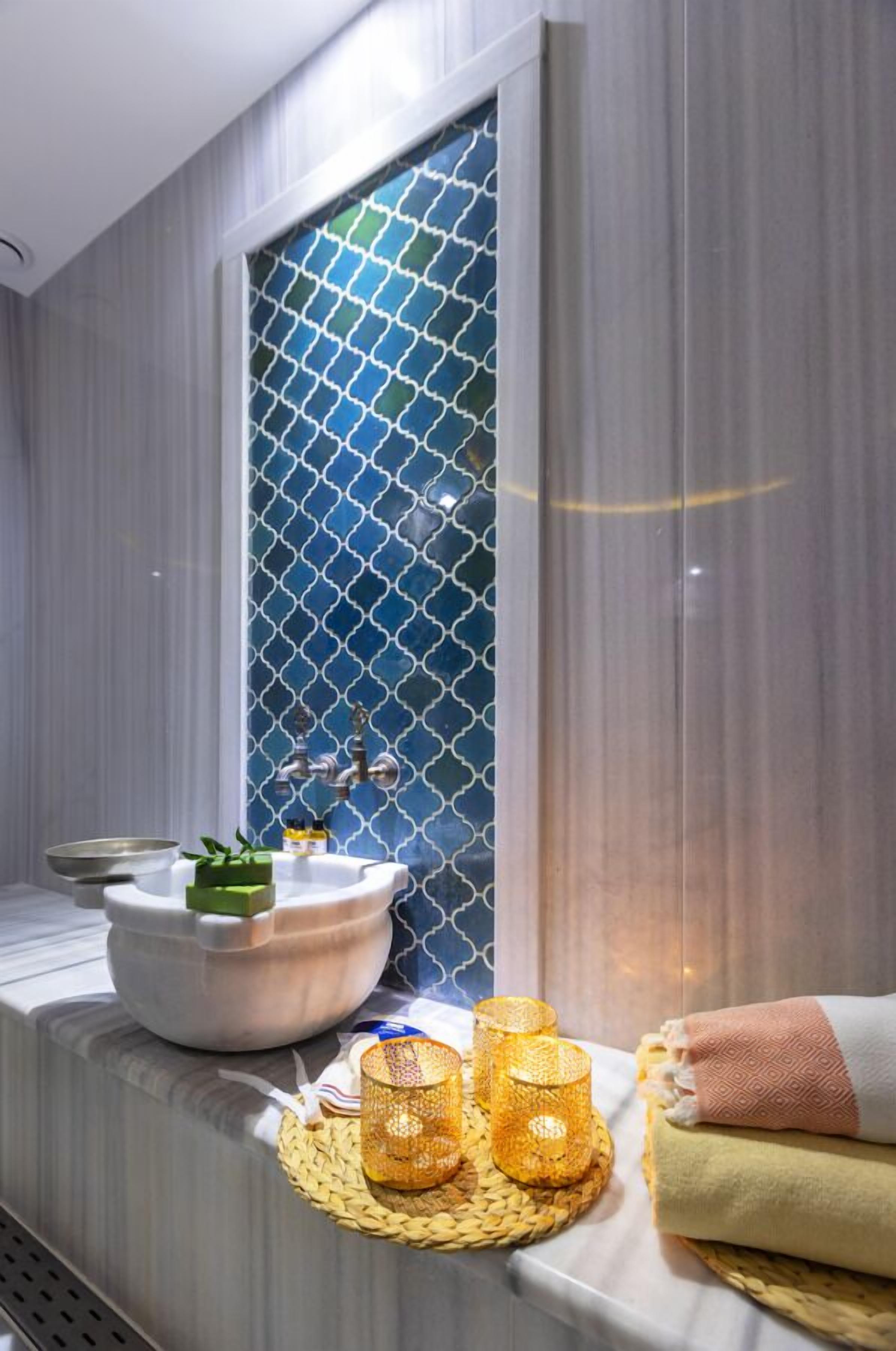 couples treatment room(s), sauna, hot tub, steam room