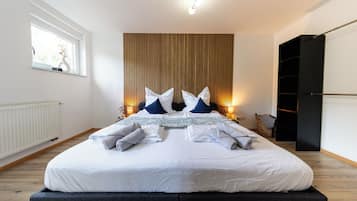 2 quartos, berço de viagem, Wi-Fi de cortesia, roupa de cama