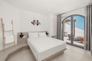 Villa Two Bedroom with Private Heated Pool, Interior Hot Tub & Sea View