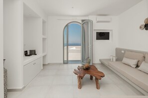 Villa Two Bedroom with Private Heated Pool, Interior Hot Tub & Sea View | Minibar, Zimmersafe, Bügeleisen/Bügelbrett, kostenloses WLAN