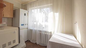 Economy-Apartment | Eigene Küche | Kühlschrank, Mikrowelle, Ofen, Herdplatte