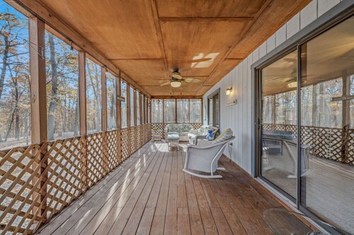 Namba Cabin - River Access | Pet Friendly | Grill | Wifi |Screen Porch