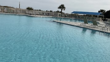 室外游泳池