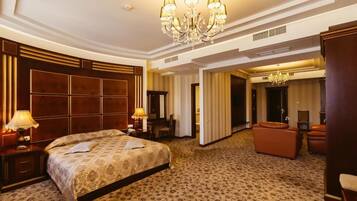 Luxury Room | In-room safe, desk, soundproofing, free WiFi