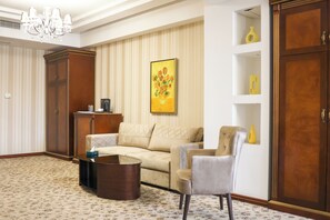 Luxury Room | Living area | Flat-screen TV - Grace Forum Hotel (Yerevan)