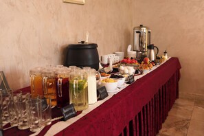 Tägliches inbegriffenes Frühstücksbuffet