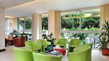 Sala de estar en el lobby