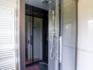 Hair dryer - Renovated house with WiFi and terrace in Trélissac (Trélissac)