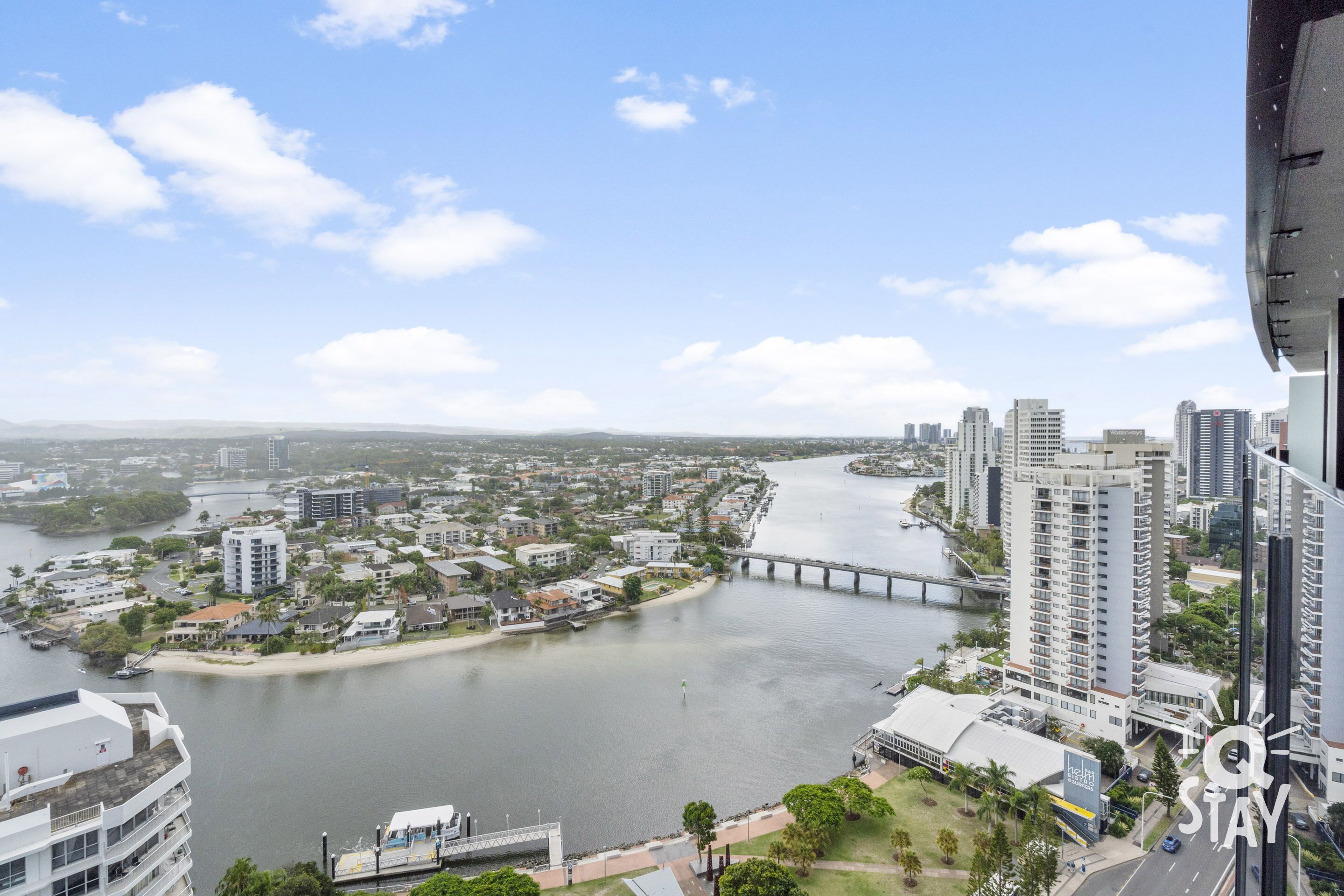 Circle on Cavill – 1 Bedroom + Study — image 4