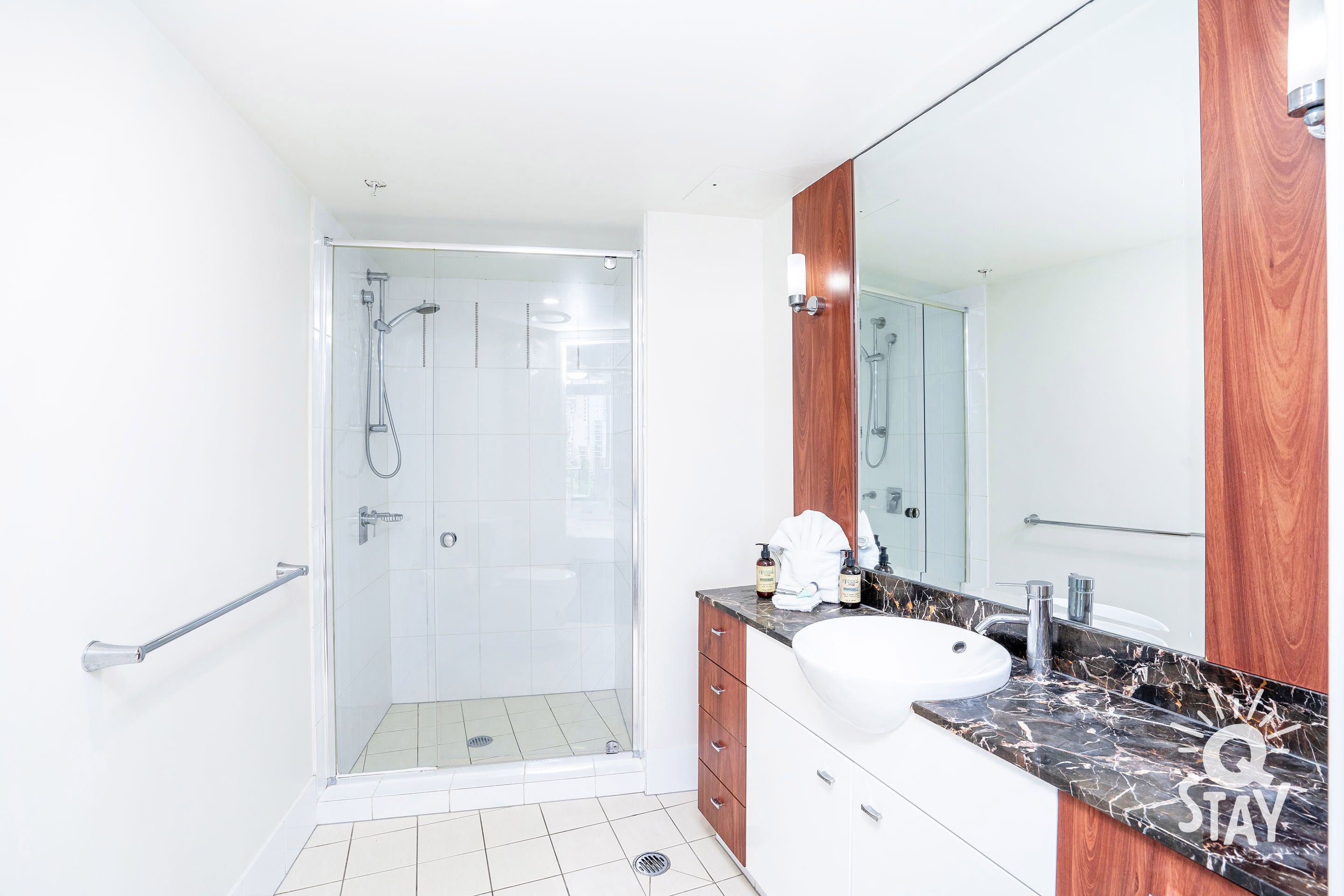 Chevron Rennaisance – 2 Bedroom 2 Bathroom — image 20