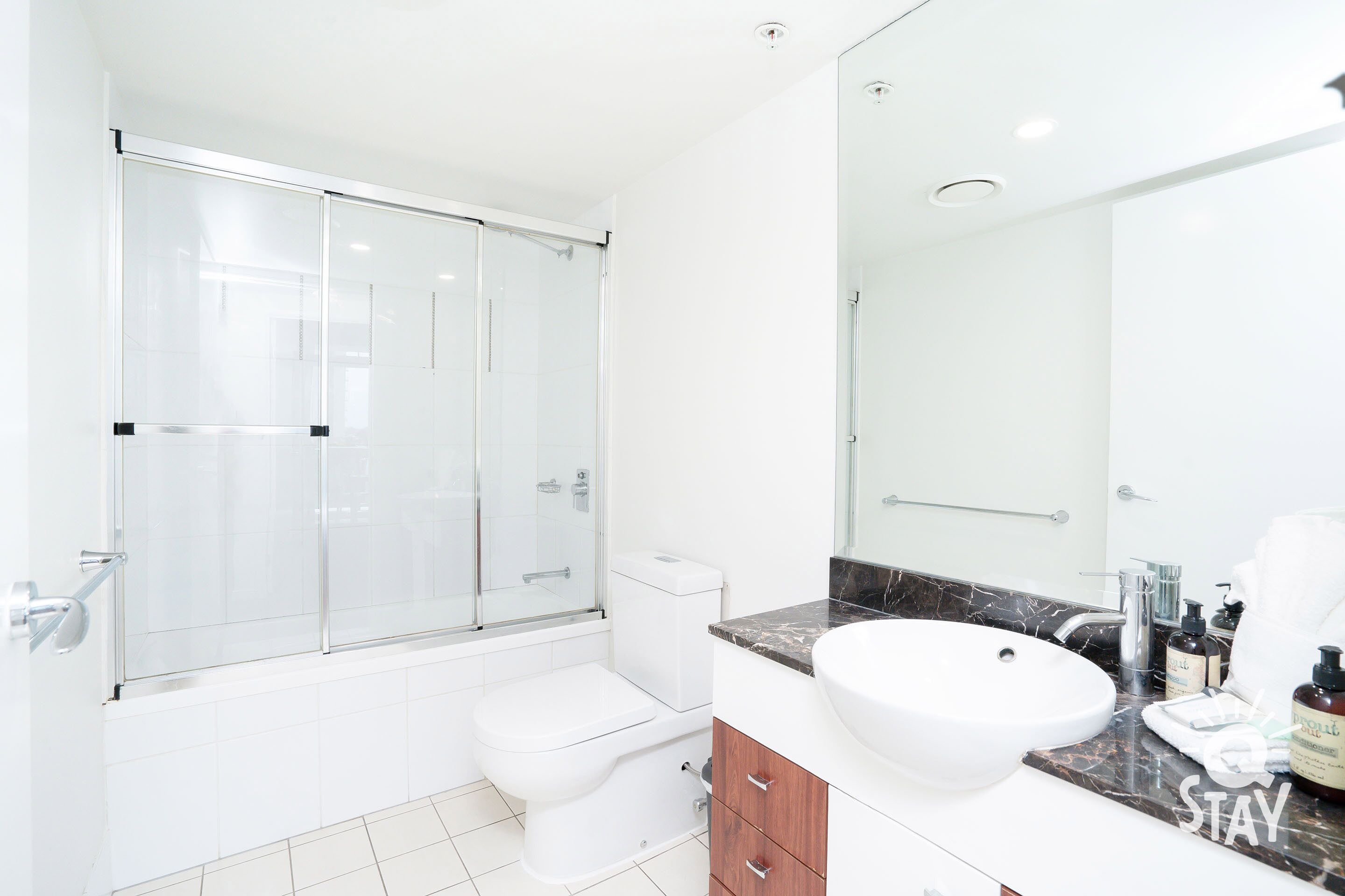 Chevron Rennaisance – 2 Bedroom 2 Bathroom — image 19