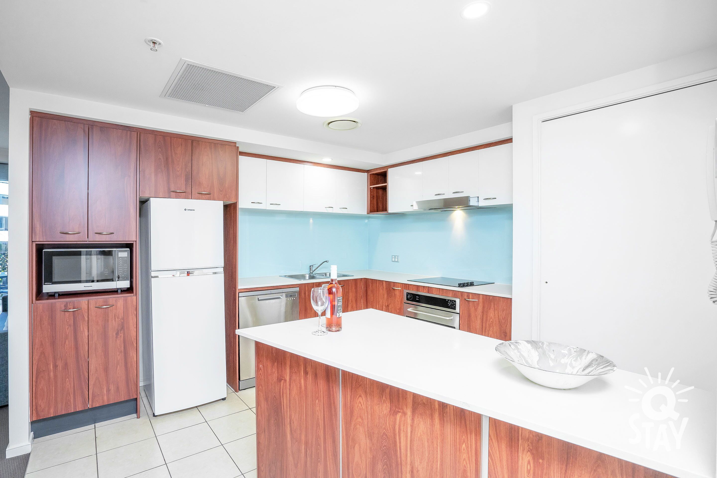 Chevron Rennaisance – 2 Bedroom 2 Bathroom — image 16