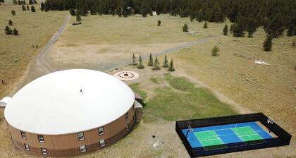 Dome | Sleeps 40 | Pickleball!