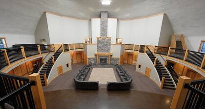 Dome | Sleeps 40 | Pickleball!