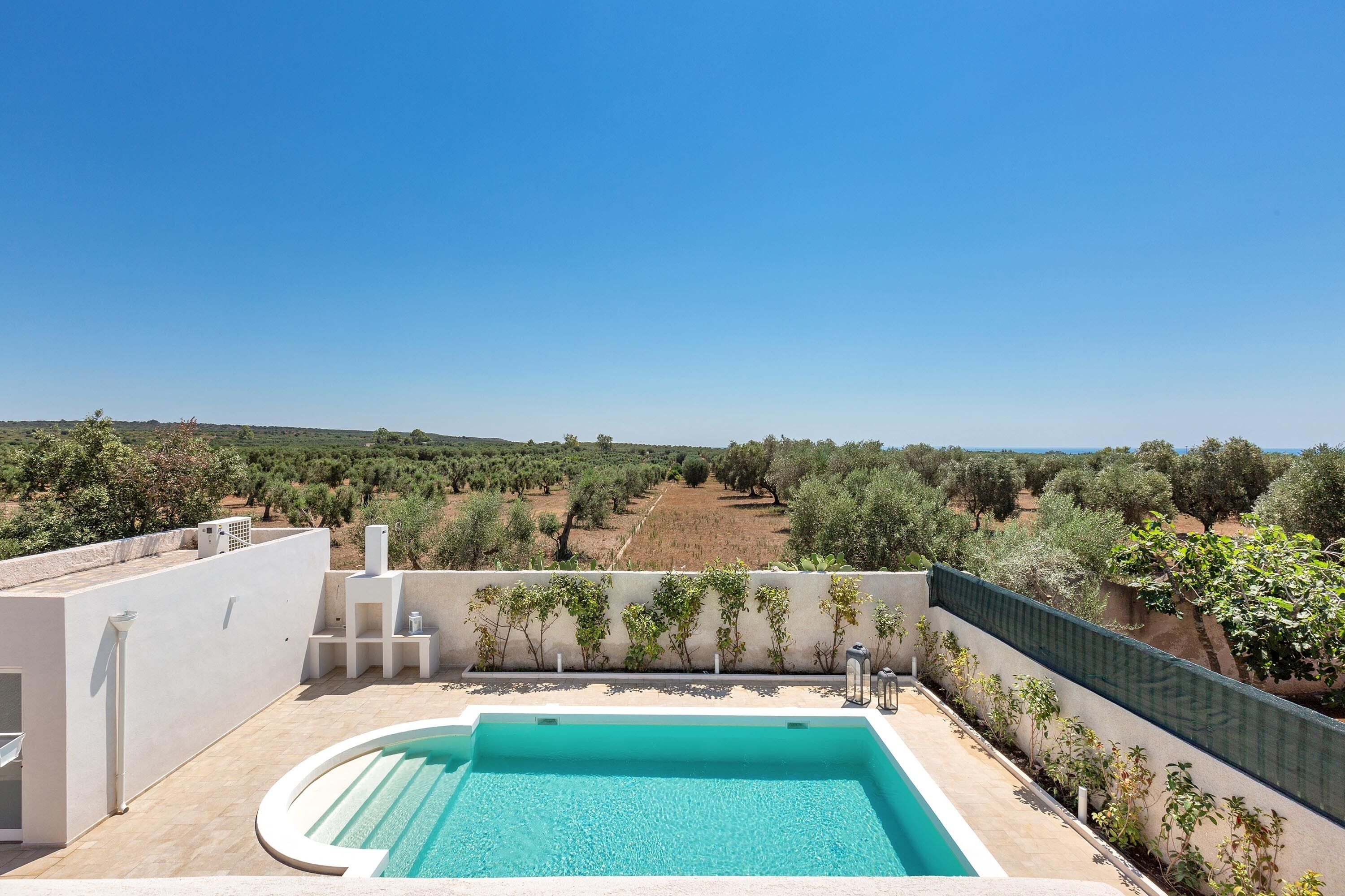 Hồ bơi ngoài trời phục vụ theo mùa 