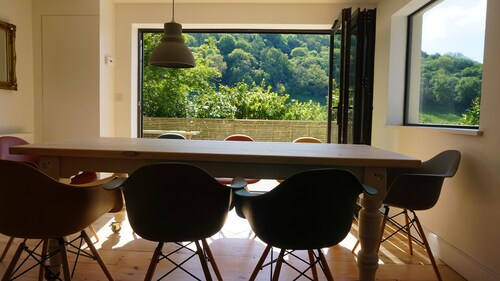 Echium Heights, 4 bed retreat, secluded with views