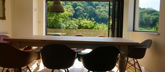 Echium Heights, 4 bed retreat, secluded with views