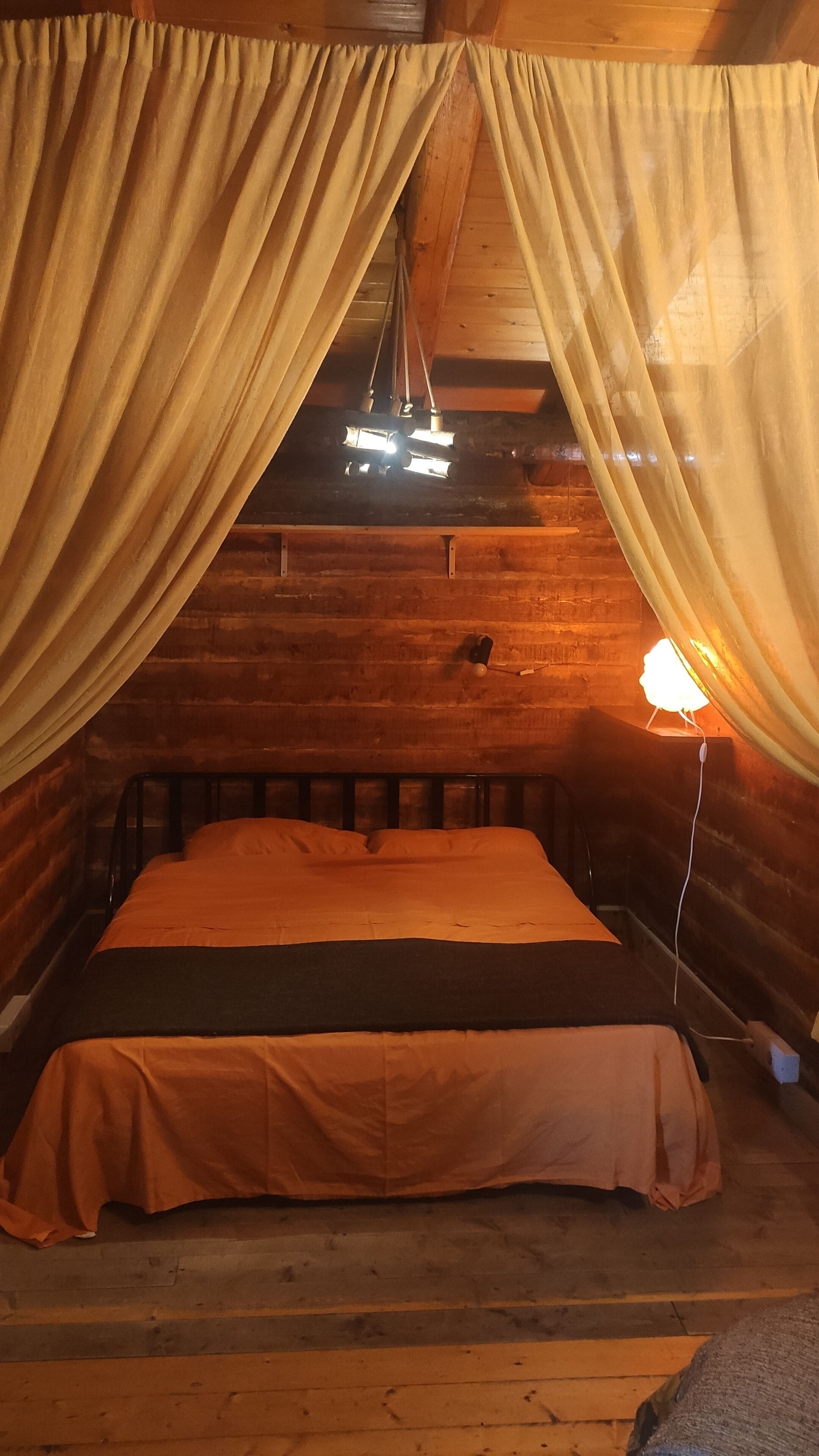 1 camera, insonorizzazione, ferro/asse da stiro, Wi-Fi gratuito