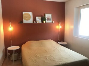 4 chambres, fer et planche à repasser, Wi-Fi gratuit, draps fournis