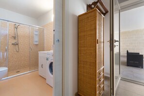 Villa | Bathroom