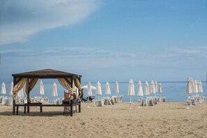 Una playa cerca
