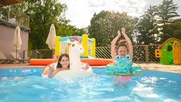 Children’s play area – outdoor