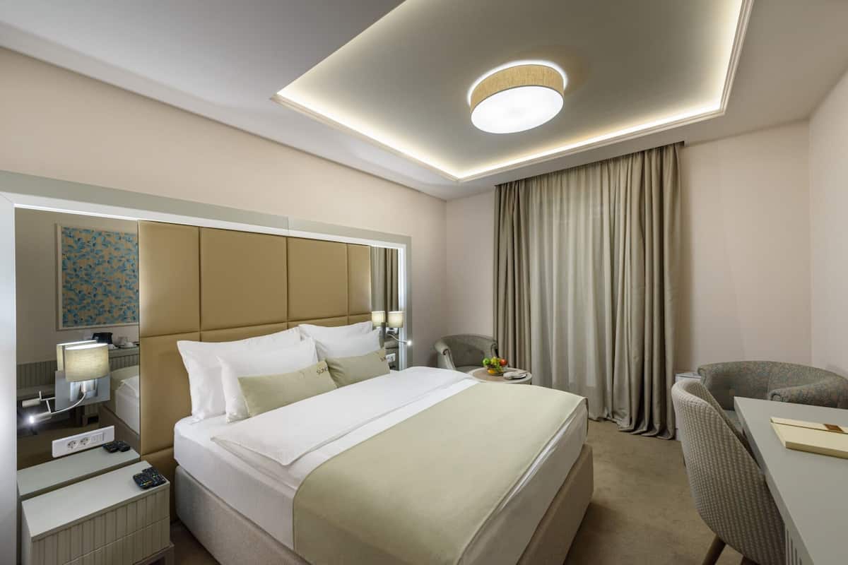 Klassieke tweepersoonskamer | 1 slaapkamer, luxe beddengoed, bedden met traagschuimmatras, een minibar