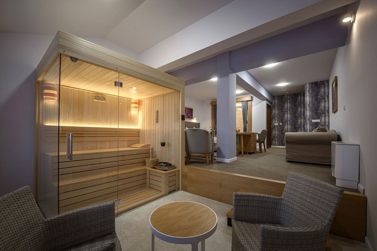 Premium Spa Room | 1 slaapkamer, luxe beddengoed, bedden met traagschuimmatras, een minibar