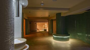 Sauna, hot tub, massages