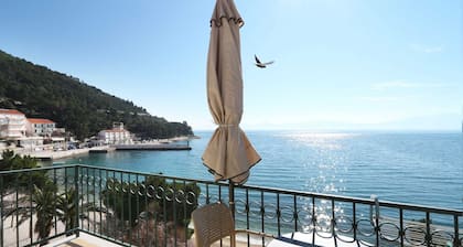 Double Comfortable Studio Sea View Apartment 32