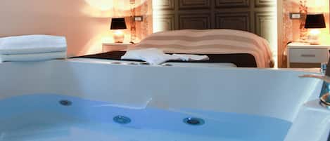 Exclusive-studiosviitti | Allergiatestatut vuodevaatteet, minibaari, tallelokero huoneessa