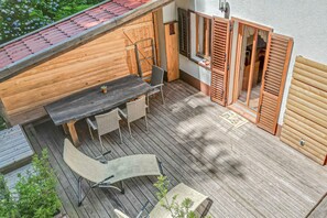 Family House, Multiple Bedrooms (House By The Stream) | Terrace/patio - House By The Stream (Kanal)