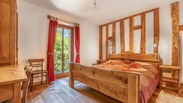 Casa família, 2 quartos, sacada (House By The Stream in Soča Valley) | 2 quartos, escrivaninha